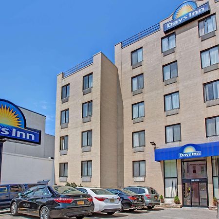 Days Inn By Wyndham Brooklyn New York Exterior photo