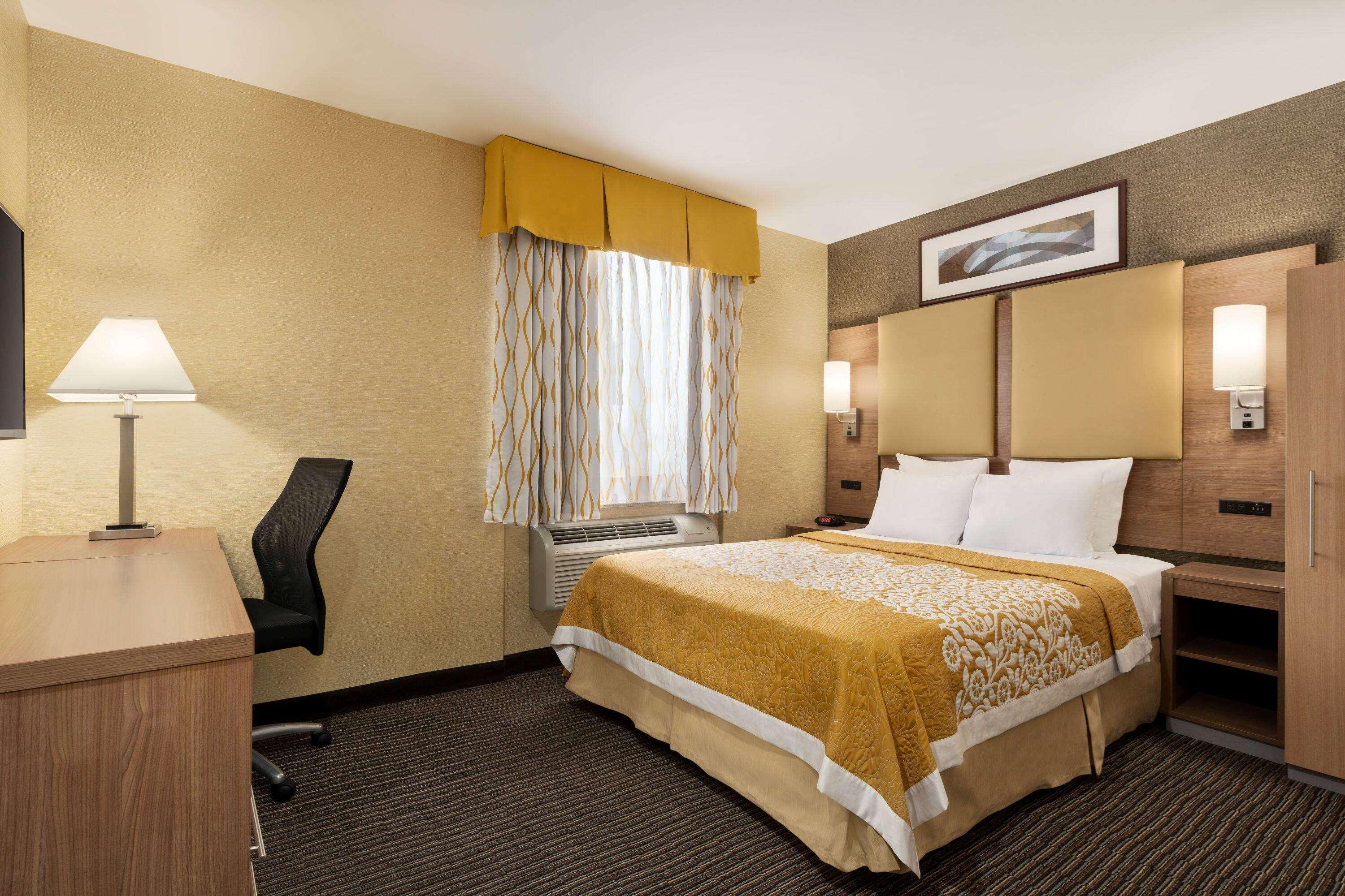 Days Inn By Wyndham Brooklyn New York Exterior photo